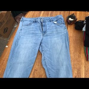 AMERICAN EAGLE JEANS SIZE 18